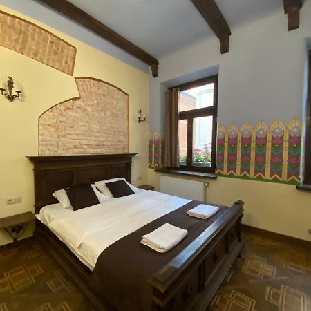 Апартаменти Королівські На Вулиці Лесі Українки 19 Lviv Ngoại thất bức ảnh