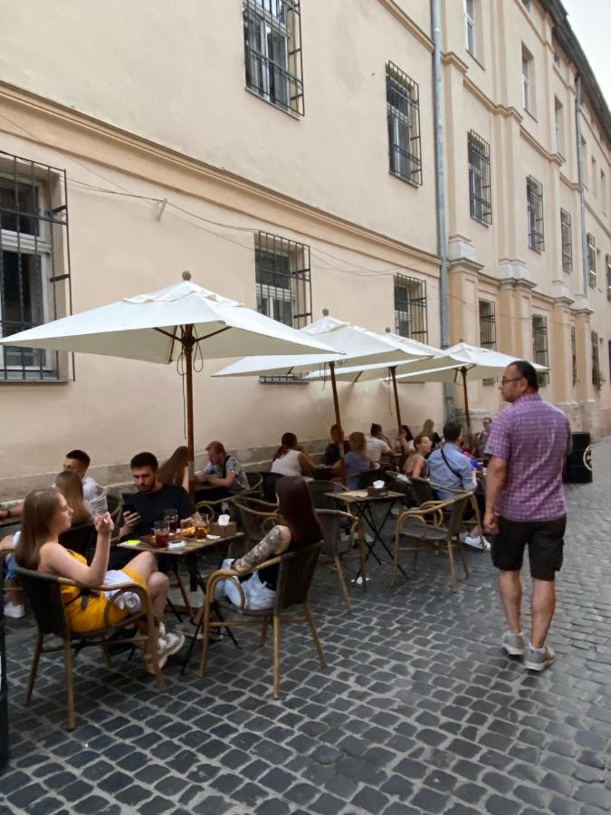 Апартаменти Королівські На Вулиці Лесі Українки 19 Lviv Ngoại thất bức ảnh