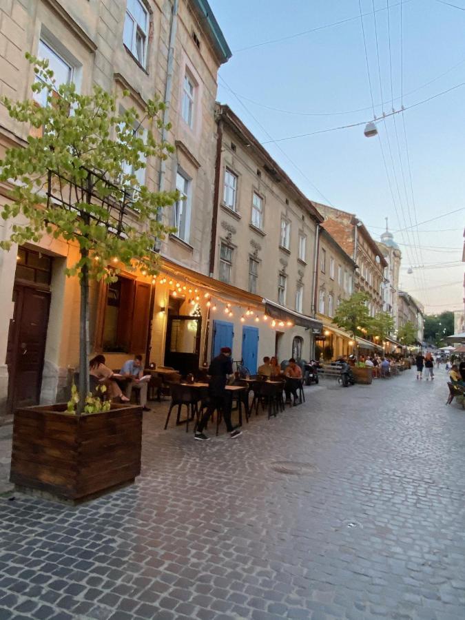 Апартаменти Королівські На Вулиці Лесі Українки 19 Lviv Ngoại thất bức ảnh
