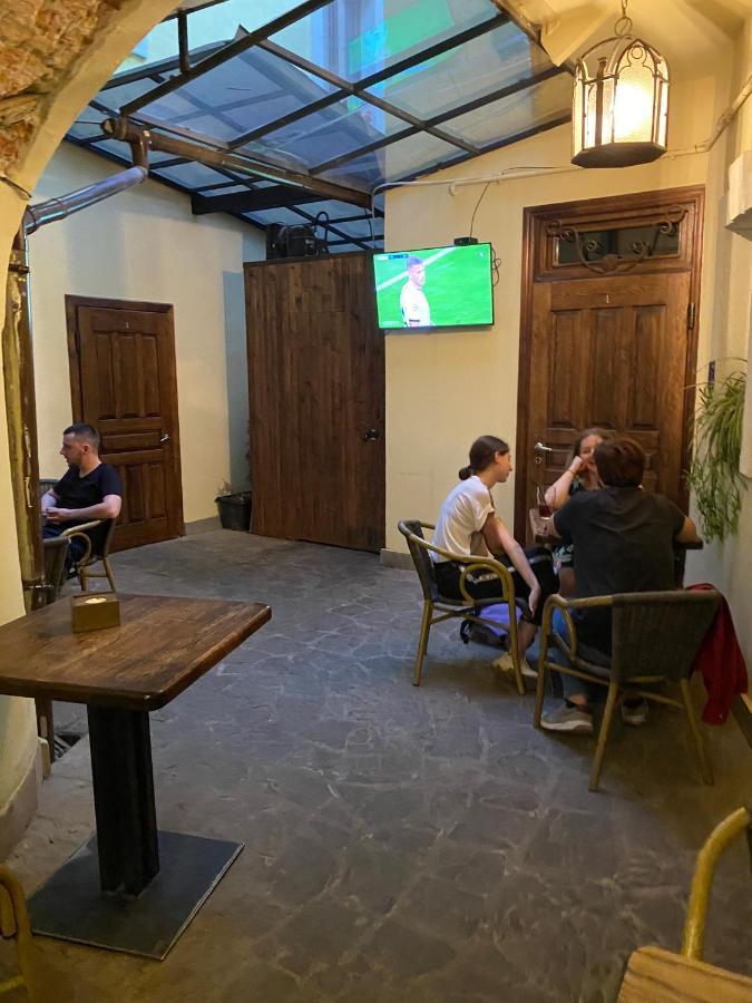 Апартаменти Королівські На Вулиці Лесі Українки 19 Lviv Ngoại thất bức ảnh