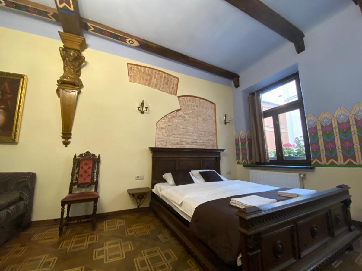 Апартаменти Королівські На Вулиці Лесі Українки 19 Lviv Ngoại thất bức ảnh