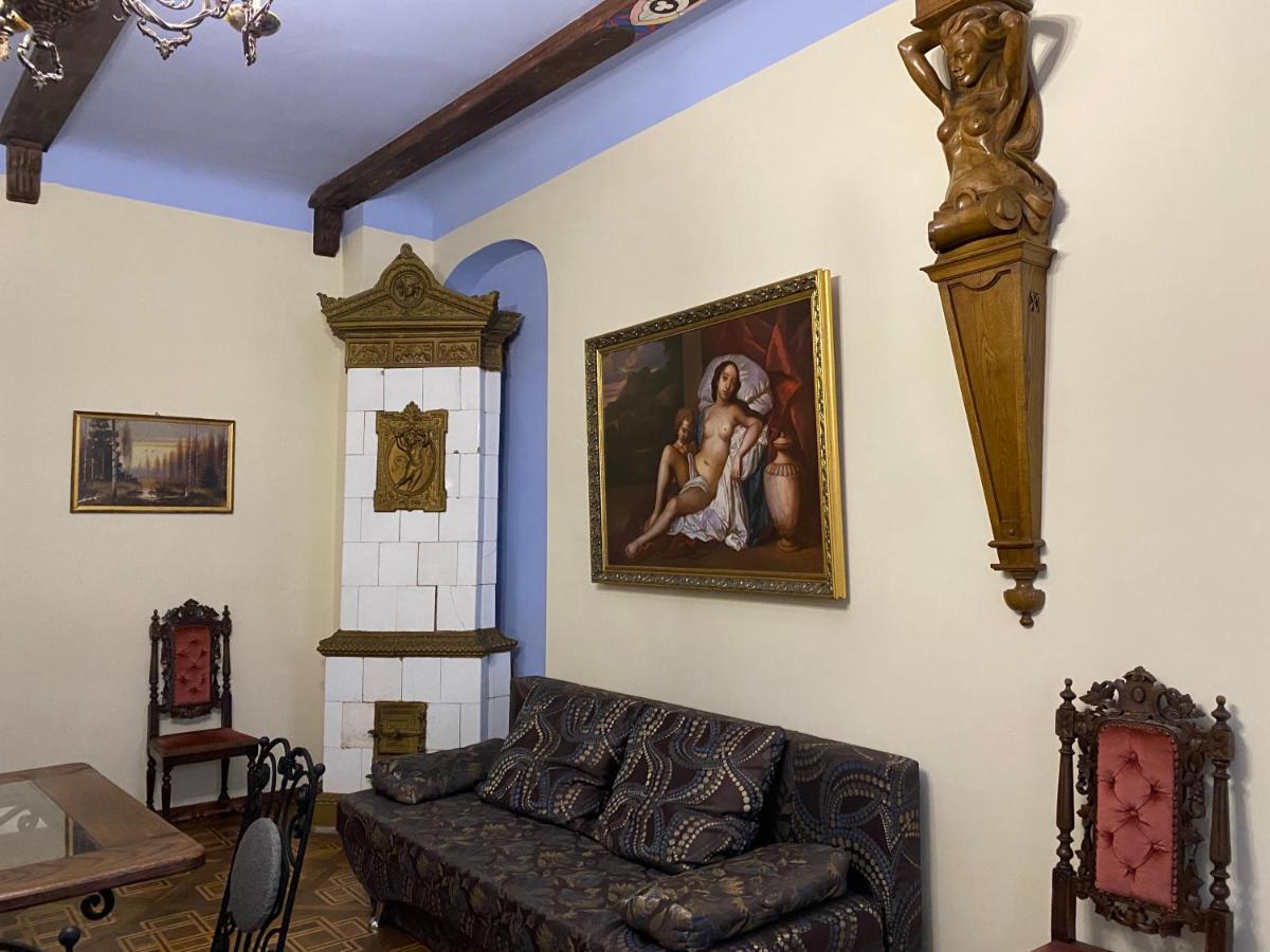 Апартаменти Королівські На Вулиці Лесі Українки 19 Lviv Ngoại thất bức ảnh