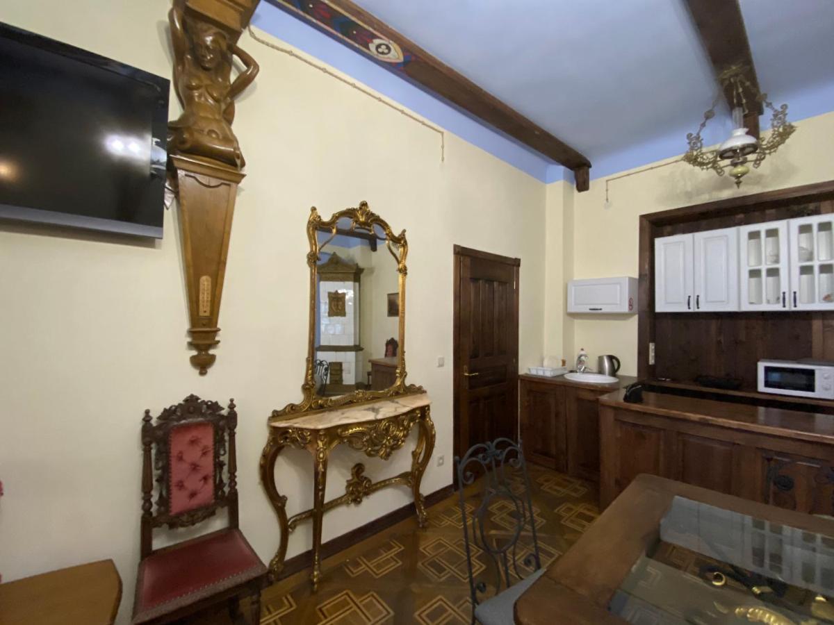 Апартаменти Королівські На Вулиці Лесі Українки 19 Lviv Ngoại thất bức ảnh