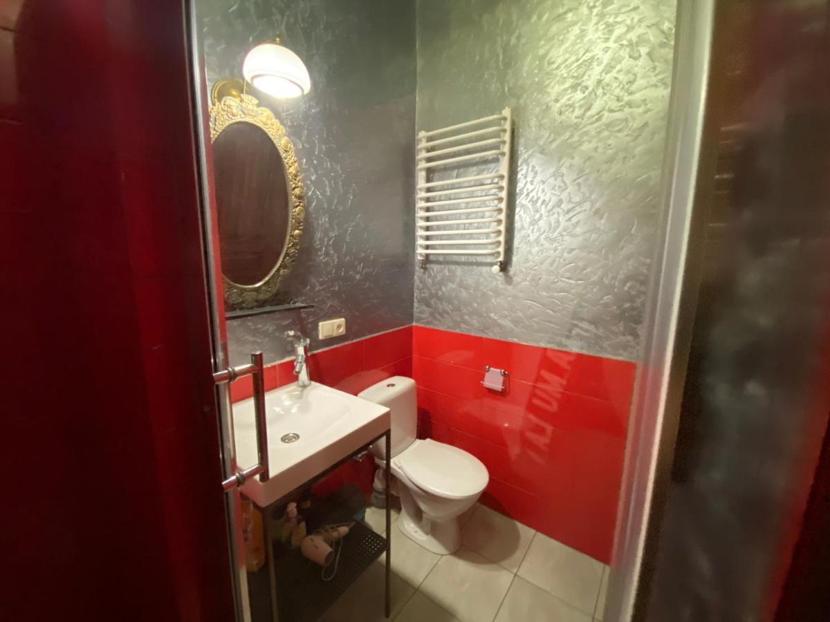 Апартаменти Королівські На Вулиці Лесі Українки 19 Lviv Ngoại thất bức ảnh