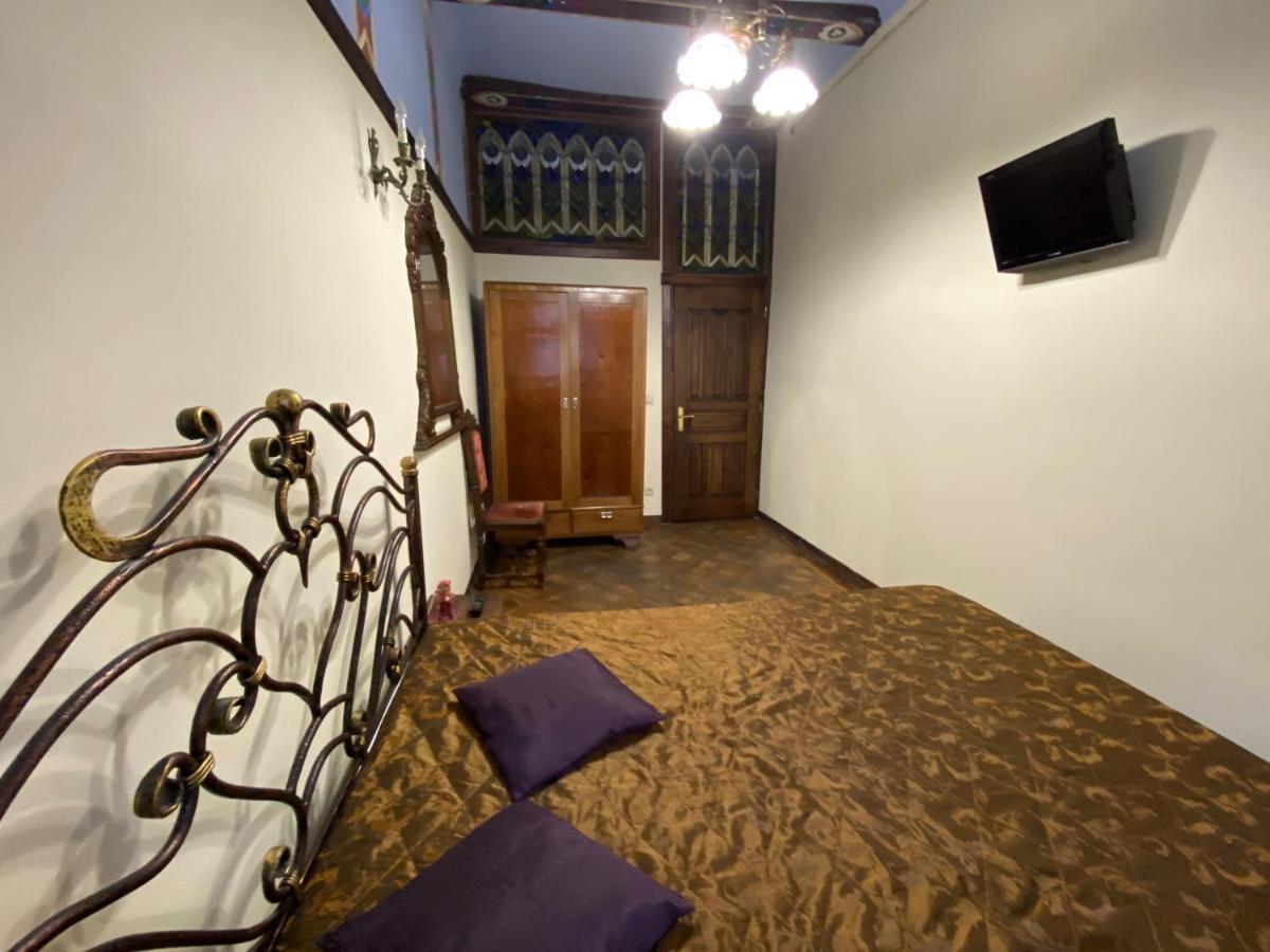 Апартаменти Королівські На Вулиці Лесі Українки 19 Lviv Ngoại thất bức ảnh