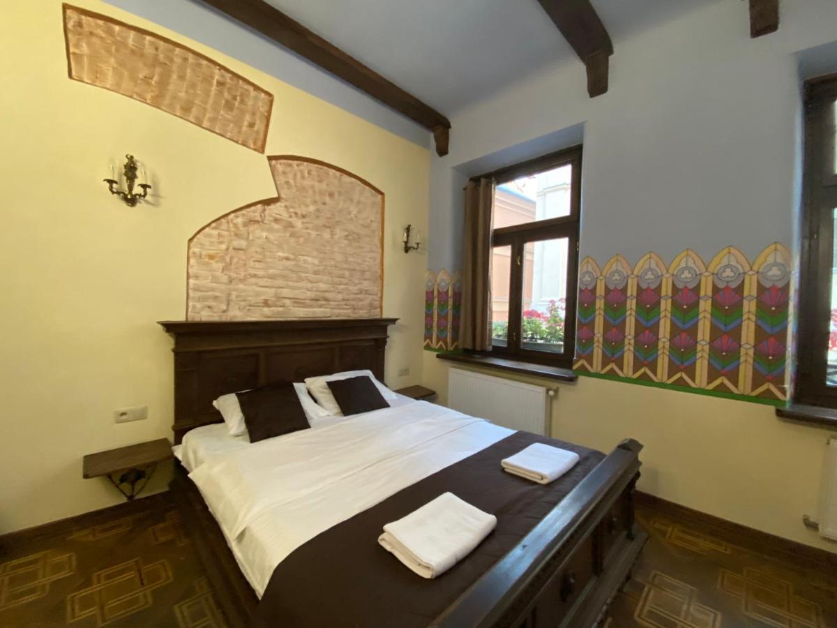 Апартаменти Королівські На Вулиці Лесі Українки 19 Lviv Ngoại thất bức ảnh