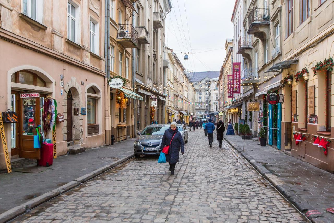Апартаменти Королівські На Вулиці Лесі Українки 19 Lviv Ngoại thất bức ảnh